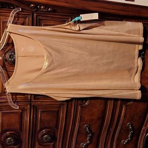 Livi Active size 18/20 metallic gold top